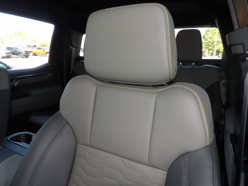 New 2026 Chevrolet Silverado 1500 ZR2 image 22