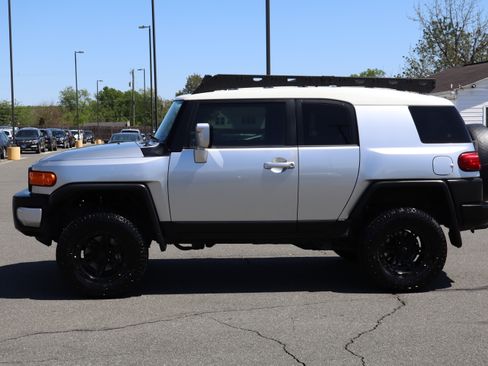 Used 2008 Toyota FJ Cruiser image 5