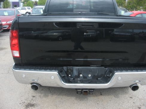 Used 2016 RAM 1500 4x4 Crew Cab SLT image 5