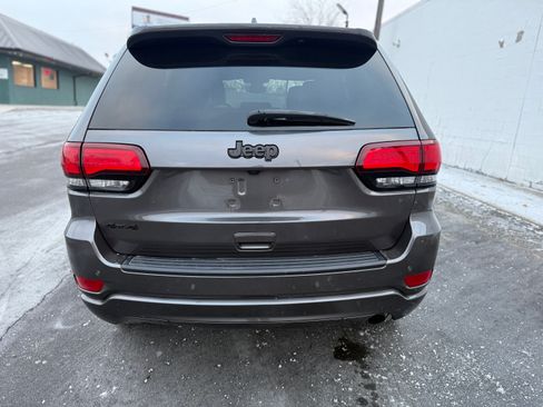 Used 2019 Jeep Grand Cherokee Altitude image 5
