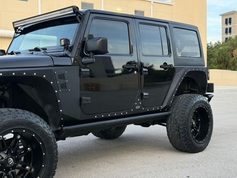Used 2015 Jeep Wrangler 4WD Unlimited Sport image 30