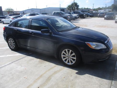 Used 2014 Chrysler 200 Touring Sedan FWD image 28