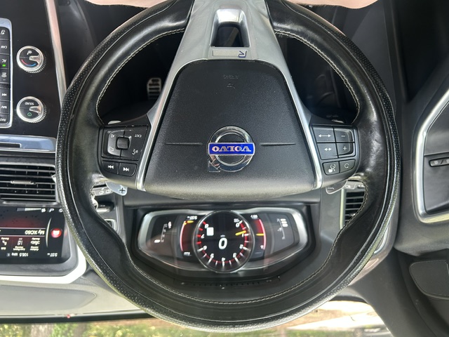 Used 2015 Volvo XC60 AWD T6 R-Design Platinum image 11