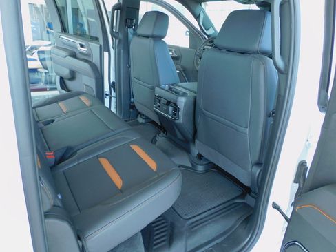 Used 2025 GMC Sierra 2500 4x4 Crew Cab AT4 image 26