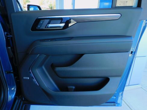 New 2026 Chevrolet Suburban Premier image 34