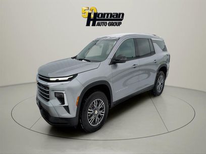 Used 2025 Chevrolet Traverse LT