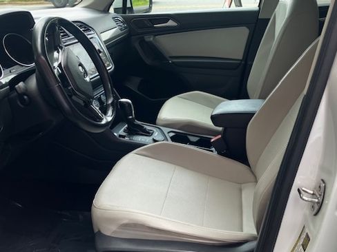 Used 2018 Volkswagen Tiguan 4Motion AWD/4WD image 9
