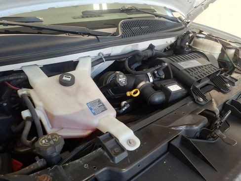 Used 2017 GMC Savana 2500 RWD image 15