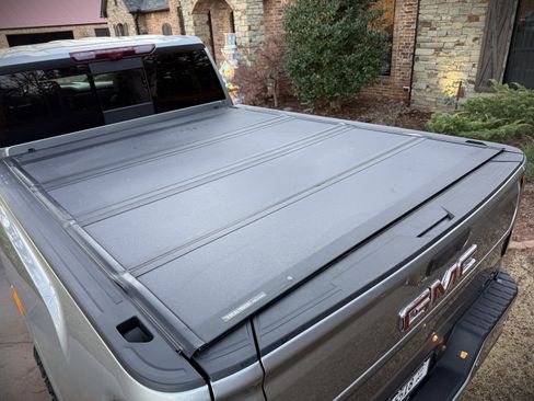 Used 2025 GMC Sierra 2500 AT4 image 13