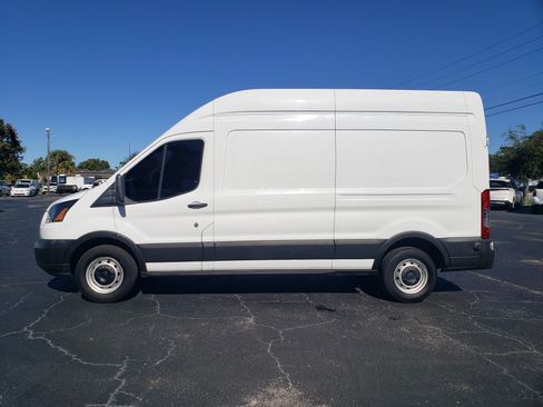 Used 2019 Ford Transit 250 image 4