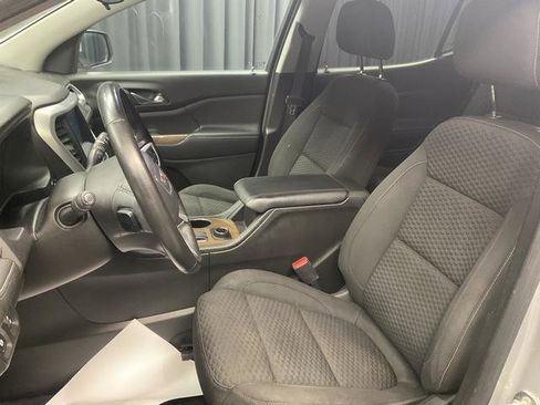 Used 2018 GMC Acadia SLE image 13