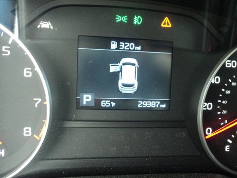 Used 2022 Kia Sportage Nightfall Edition image 10