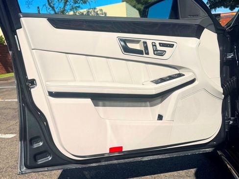 Used 2014 Mercedes-Benz E 250 Sport image 19