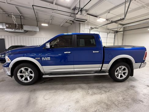 Used 2015 RAM 1500 4x4 Crew Cab Laramie image 9