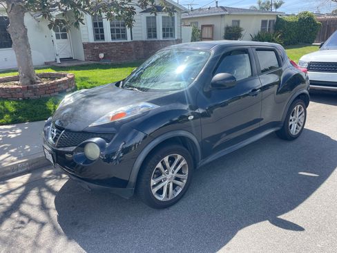 Used 2012 Nissan Juke SV image 1