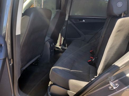 Used 2012 Volkswagen Tiguan S image 9