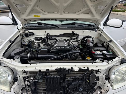 Used 2004 Toyota Sequoia SR5 image 38