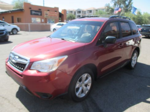 Used 2015 Subaru Forester 2.5i Premium Sport Utility 4D AWD/4WD image 16
