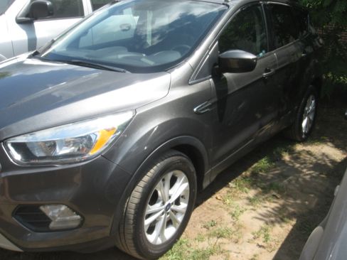 Used 2018 Ford Escape SE Sport FWD image 1