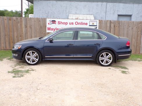 Used 2015 Volkswagen Passat 1.8T SE image 2