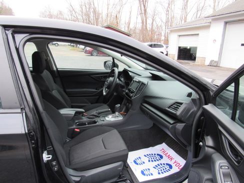 Used 2022 Subaru Impreza 2.0i Premium image 22