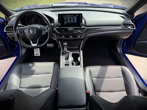 Used 2021 Honda Accord Sport image 3
