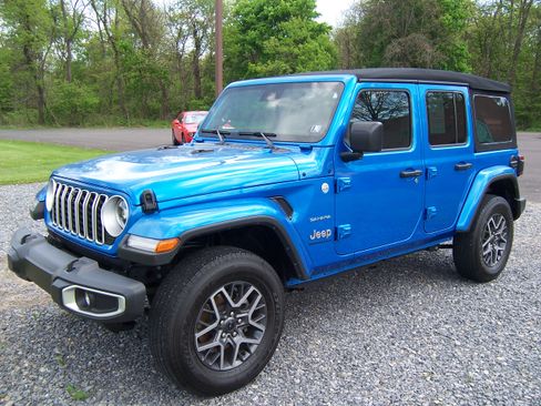 Used 2024 Jeep Wrangler 4WD Unlimited Sahara image 1