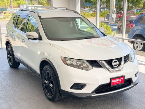 Used 2014 Nissan Rogue FWD image 1