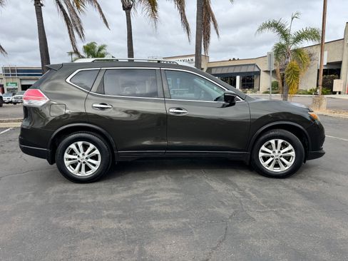 Used 2014 Nissan Rogue image 2