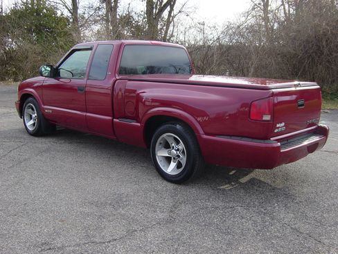 Used 2003 Chevrolet S10 Pickup image 3