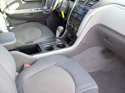 Used 2012 Chevrolet Traverse LS image 17