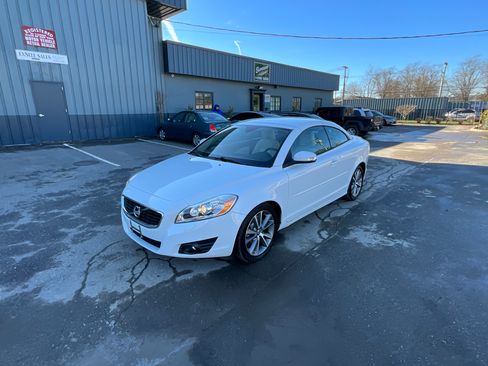 Used 2011 Volvo C70 T5 image 21