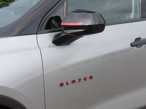 Used 2024 Chevrolet Blazer FWD LT w/ 2LT image 11