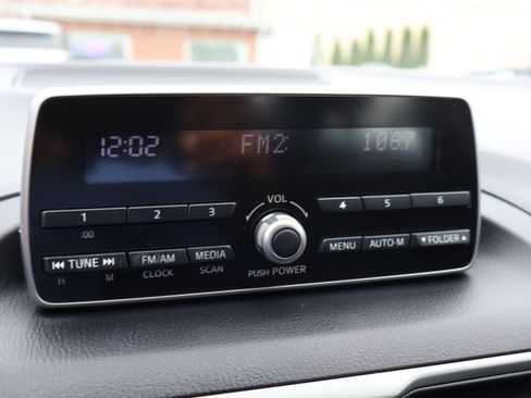 Used 2015 MAZDA MAZDA3 i SV image 20