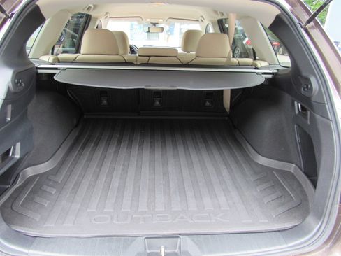 Used 2019 Subaru Outback 2.5i Premium AWD/4WD image 16