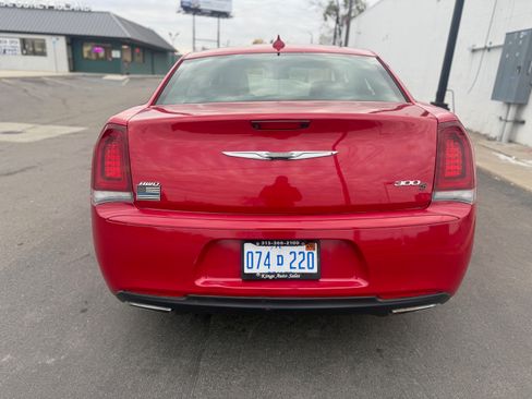 Used 2016 Chrysler 300 S image 5