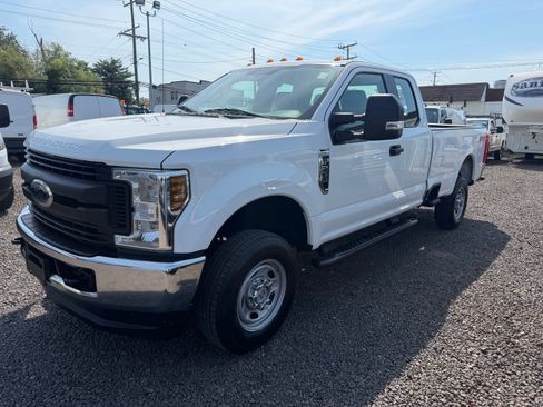 Used 2019 Ford F250 4x4 SuperCab Super Duty image 1