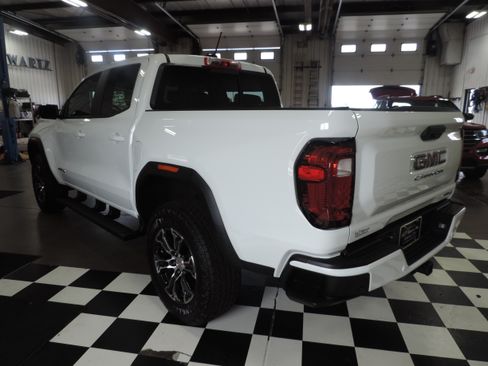 Used 2024 GMC Canyon AT4 image 20