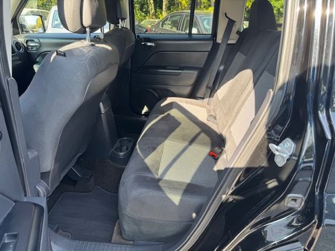 Used 2016 Jeep Patriot Sport image 9