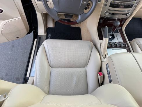 Used 2013 Lexus LX 570 image 21