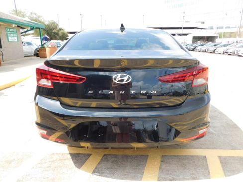 Used 2019 Hyundai Elantra SEL image 6
