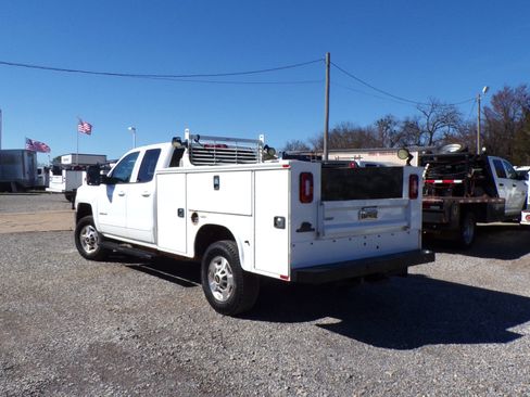 Used 2019 Chevrolet Silverado 2500 LT image 2