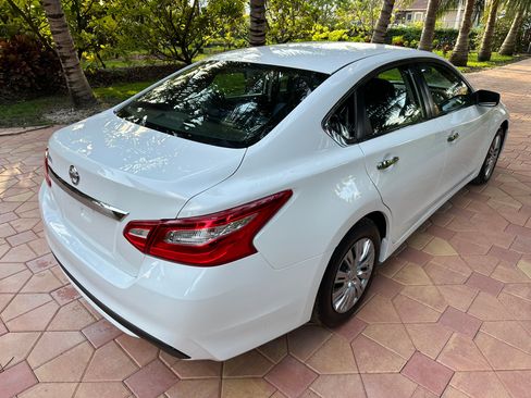 Used 2016 Nissan Altima 2.5 SV image 4