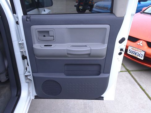 Used 2006 Dodge Dakota SLT image 12