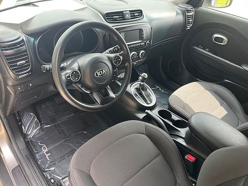Used 2018 Kia Soul + image 15
