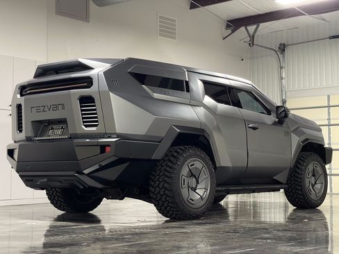 Used 2023 Cadillac Escalade Platinum Luxury image 13