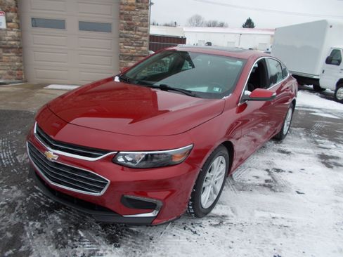 Used 2016 Chevrolet Malibu LT image 1