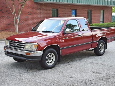 Used 1997 Toyota T100 SR5 image 2
