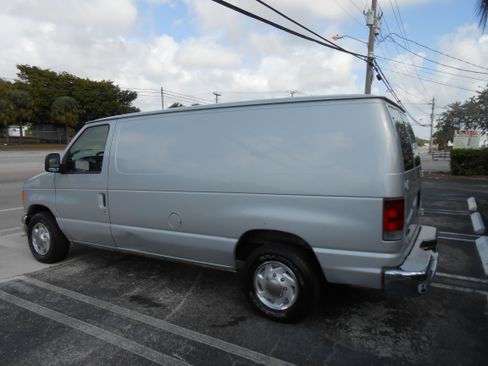 Used 2004 Ford E-150 and Econoline 150 XL image 3