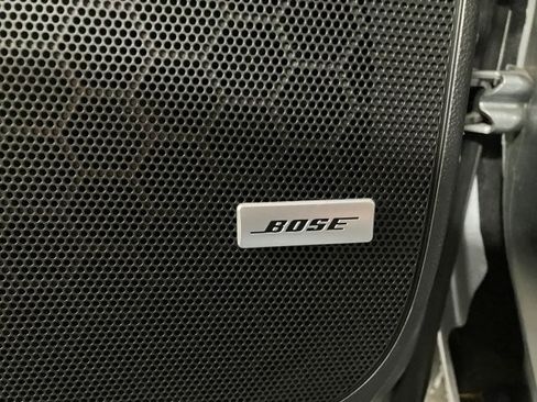 Used 2023 Buick Enclave Essence image 12